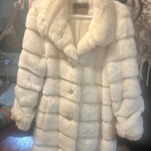 NWOT Guess winter white faux fur coat XL - Picture 1 of 5